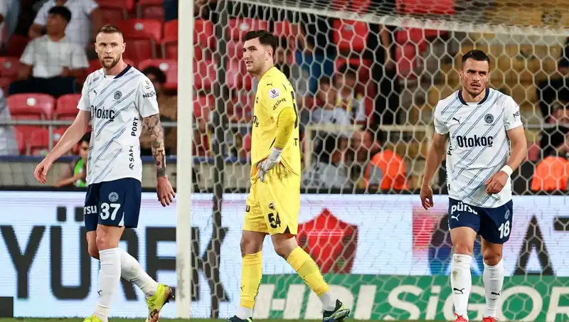 Fenerbahçe’nin Çöküşü: 2025 Sezonu Büyük Hüsranla Sona Erdi
