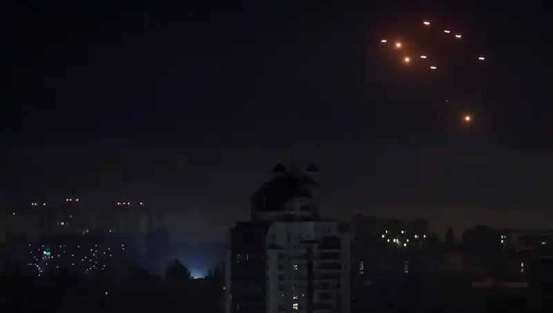 Rusya'nın Kiev'e Hava Saldırısı ve Sumi'de Tahliye Emri Üzerine Beklenmedik Gelişmeler