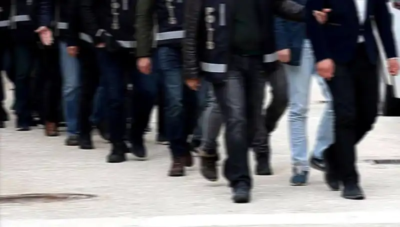 Kadın Profiliyle Tuzağa Düşüren Dolandırıcılar Yakalandı