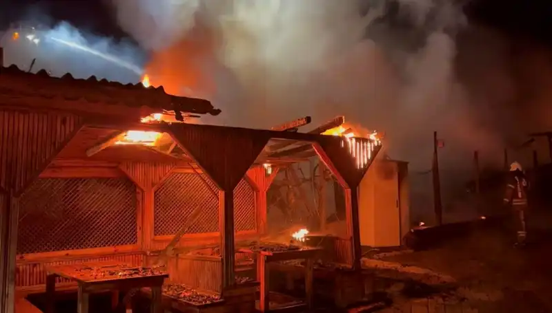 Şile'deki Gözleme Restoranlarında Korkutan Yangın: Altı Mekan Alev Alev Yandı