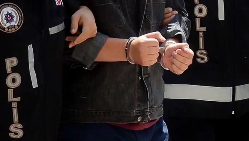 Kayseri'de Yasa Dışı Silah Ticareti Operasyonu: 2 Zanlıya Gözaltı