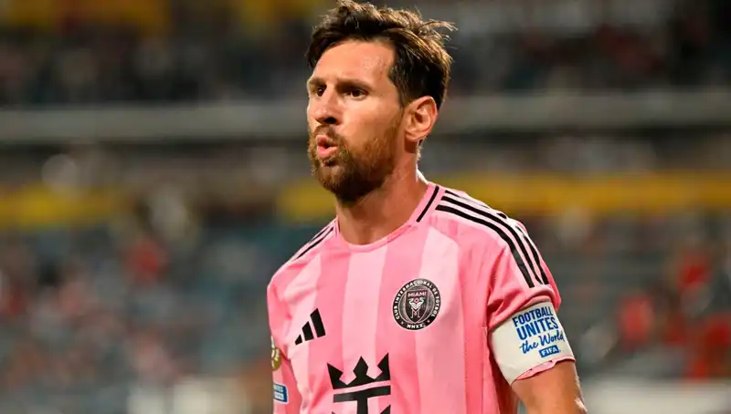 Messi'nin İlk Maçında Şanssız Beraberlik: Direkt Gol Fırsatı Kaçtı