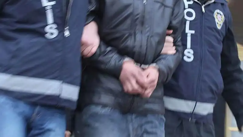 Adana'da Uyuşturucu Denetiminde 45 Kişi Gözaltına Alındı