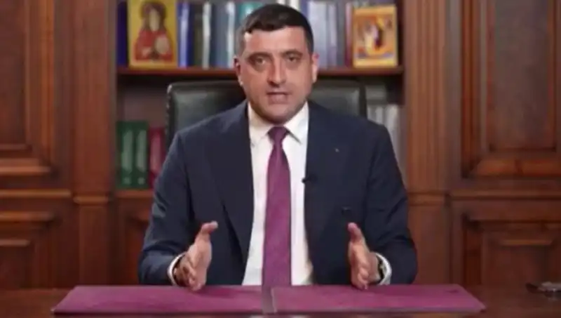 Romanya'da Seçimlerin İlk Turunda Aşırı Sağcı Aday Şaşırtıcı Bir Başarı Elde Etti