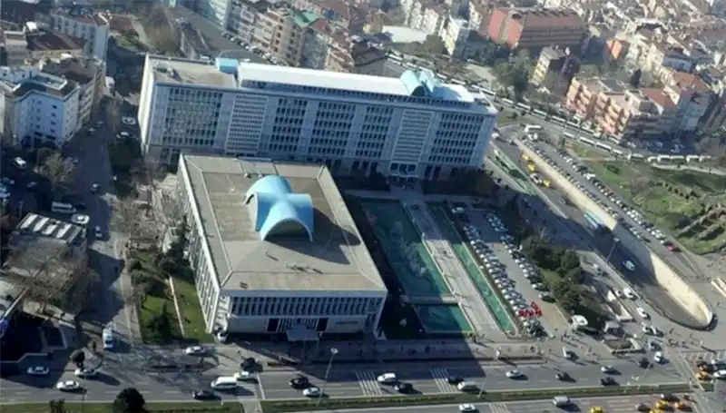 İBB Soruşturmasında "Enderun" WhatsApp Grubu Mesajlarının Önemi Nedir?