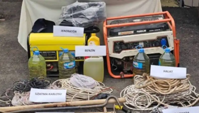 İki Farklı Operasyon: Kaçak Kazı ve Uyuşturucu Kumpasında 9 Şüpheli Yakalandı
