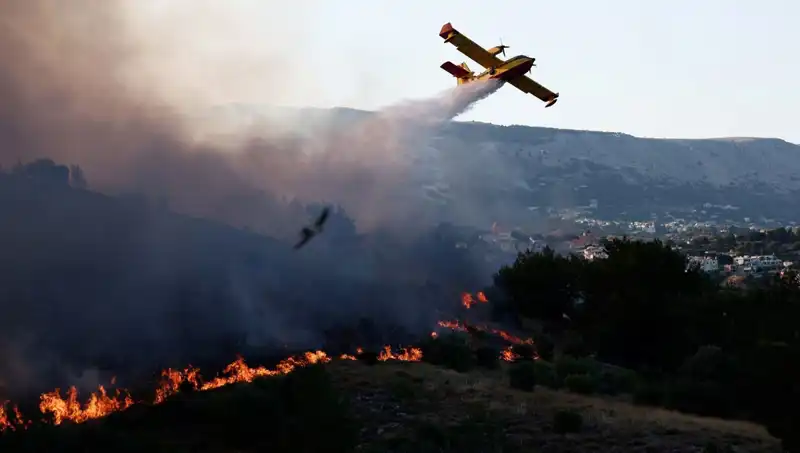 Sakız Adası'ndaki Orman Yangını: Kontrol Altında, Ama Tehdit Devam Ediyor