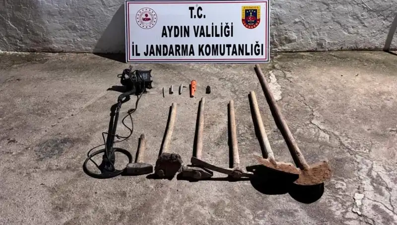 Aydın'da Kaçak Kazı Yapanlara Suçüstü: Tarihin Peşindeki Avcılar Yakalandı