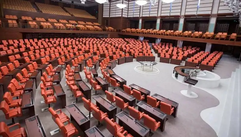 Siyasi Parti Bayramlaşma Programları Açıklandı: Hangi Liderler Nerede Buluşacak?