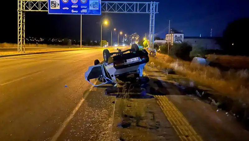 TIR'ın Sıkıştırdığı Otomobil Takla Attı: Feci Kaza Manzarası Korkuttu