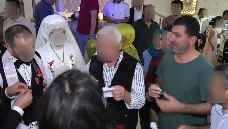 Davetsiz Düğünde Pasta Yiyip Takı Çalan Kadın Tutuklandı