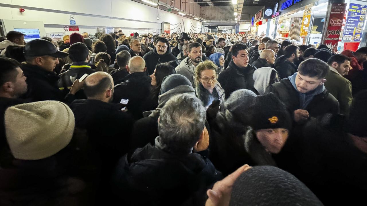 İstanbul'u Beyaz Örtü Kapladı!