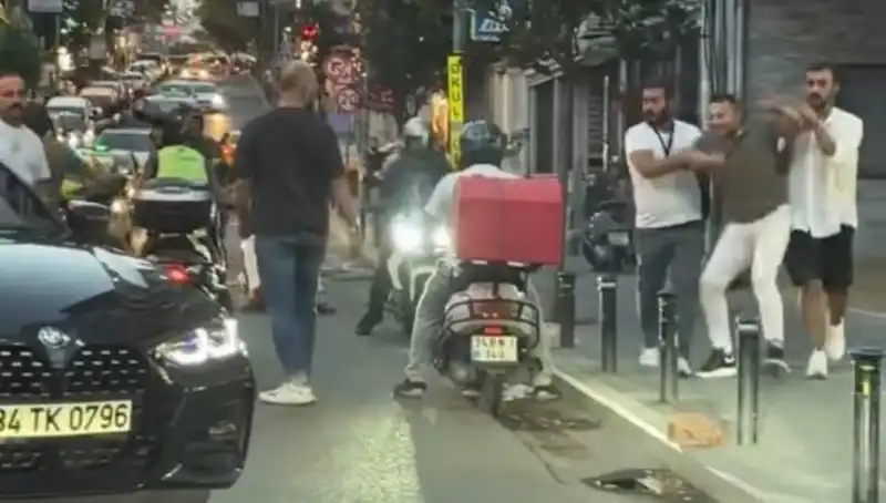 Nişantaşı’nda Yol Verme Kavgası: Sopalı Kadın Saldırısında Son Dakika Tanıklarından Görüntüler!