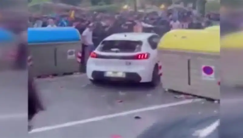 Taraftarların Arasına Dalıp Kaosa Yol Açan Araç: 13 Yaralı