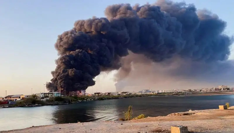Port Sudan’da Şiddetli Patlamalar: Havalimanı ve Ordu Üssü Büyük Tehdit Altında
