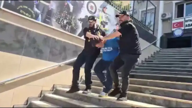 Ümraniye'de 600 Bin Liralık Gasp Olayı: Çetelerin Peşinden Koşan Polis