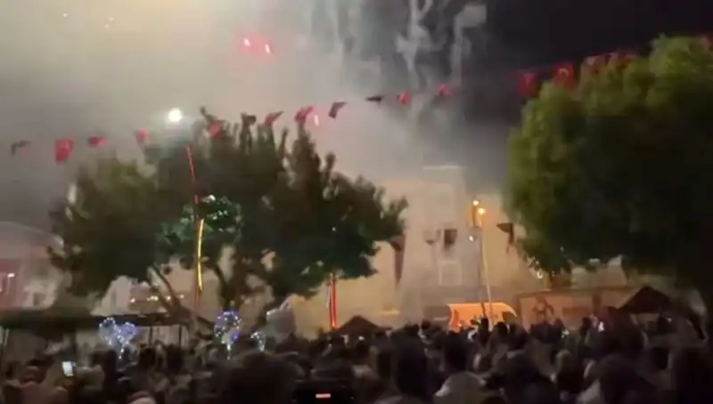 Havai Fişek Gösterisi Sonrası Hastanelik Olayı Yaşandı
