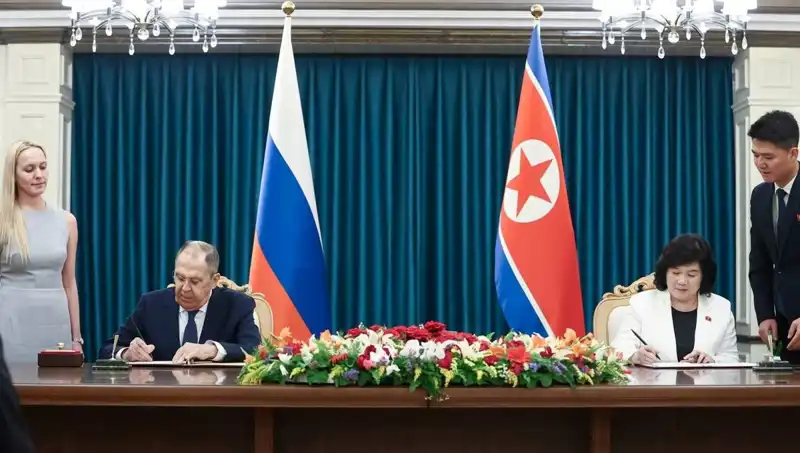 Lavrov ve Kuzey Koreli Mevkidaşından Stratejik Görüşme Detayları Aydınlatıldı