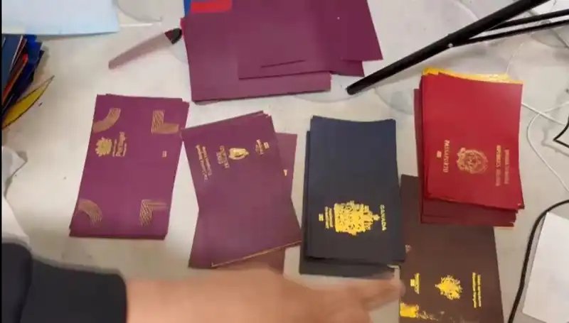 Sahte Pasaport ve Ehliyet Çetesi Çökertildi: Dev Operasyonda Yakalananlar Kimler?