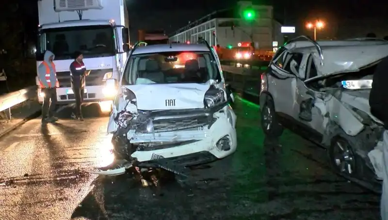 İstanbul’da Feci Zincirleme Kaza: Araçlar Birbirine Girdi, Kaos Yaşandı