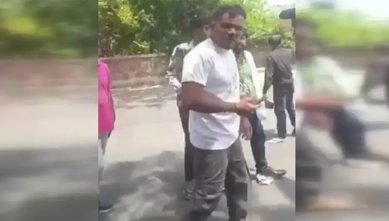 Uçak Yolcusunun Şoke Eden Deneyimi: "Biri Beni Yakaladı" İfadesiyle Anlattı
