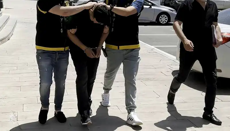 Mezardan Hırsızlık Yapan Şahsın Suçüstü Yakalanma Hikayesi