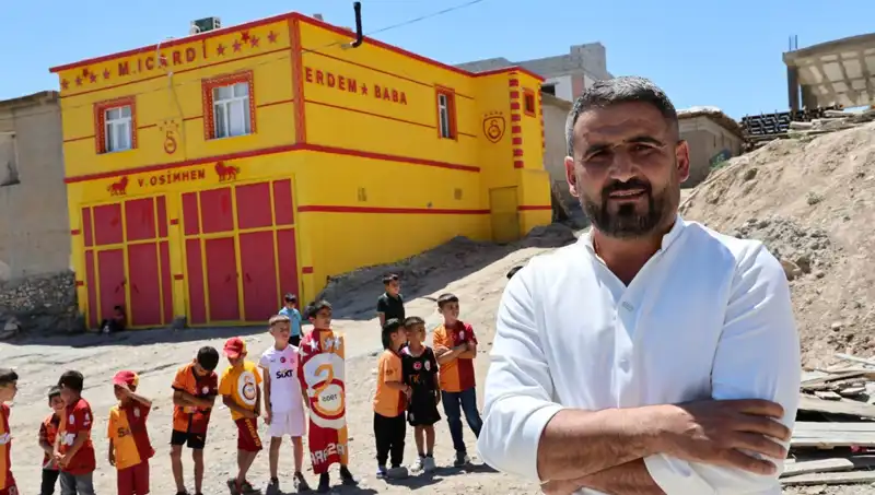 İkili Aşk: Fanatik Taraftarın Evinin Dış Cephesi Icardi ve Osimhen'le Şenlendi!