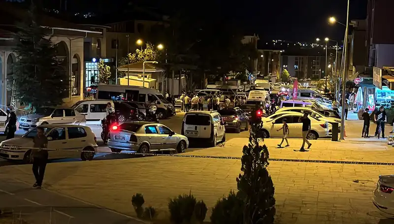 İki Aile Arasında Çıkan Kavga: 3 Yaralı, 1'i Ağır