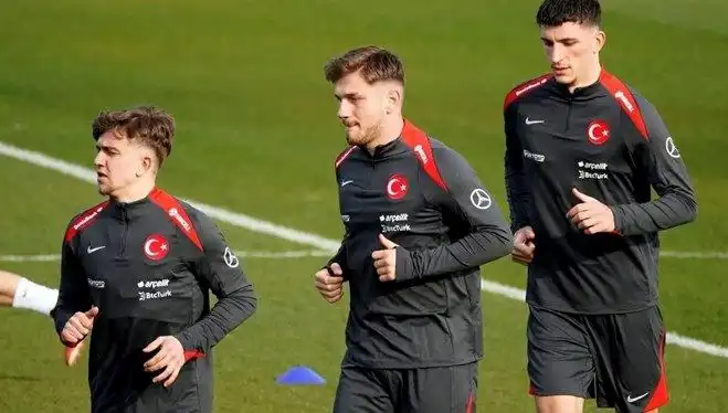 Fenerbahçe ile Anılan Yıldız Futbolcu Galatasaray'a Transfer Oluyor!