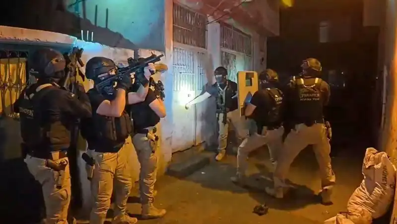 İstanbul’da DAEŞ ile Mücadelede Büyük Operasyon: 18 Kişi Gözaltında
